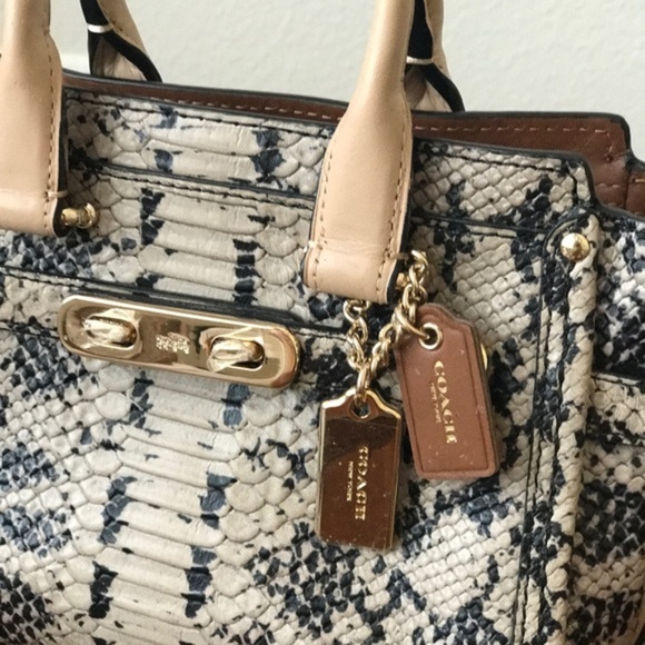 COACH SWAGGER 20 Colorblock Embossed Carryall - Picture 3 of 6